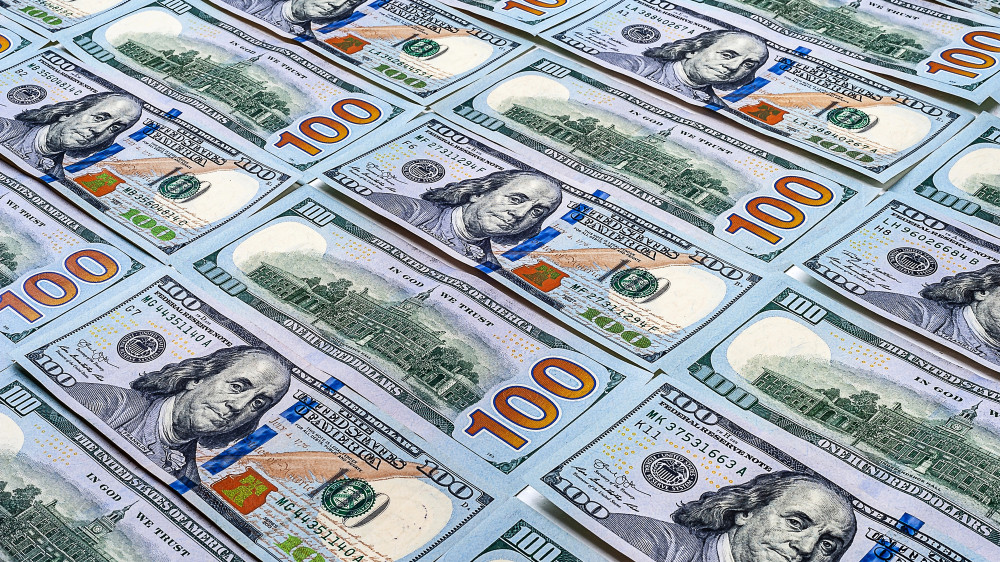 Курс доллара упал до уровня 2024 года на торгах в Казахстане
