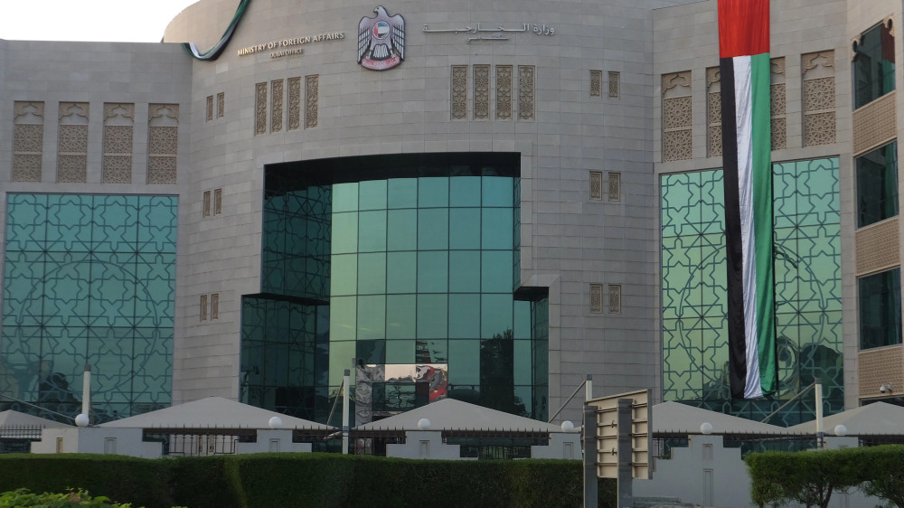 “Опасная эскалация“: ОАЭ осудили авиаудары по нефтегазовому сектору Ирана