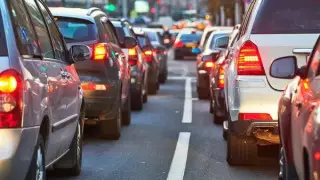 У казахстанцев возникли вопросы по расчету налога на транспорт: объяснение КГД