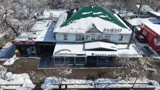 Летнюю террасу сносят в Алматы