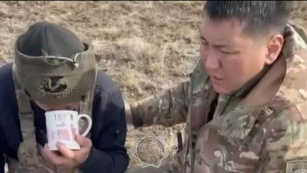 Питался снегом: пастух с переломом ноги провёл пять дней в степи в области Абай