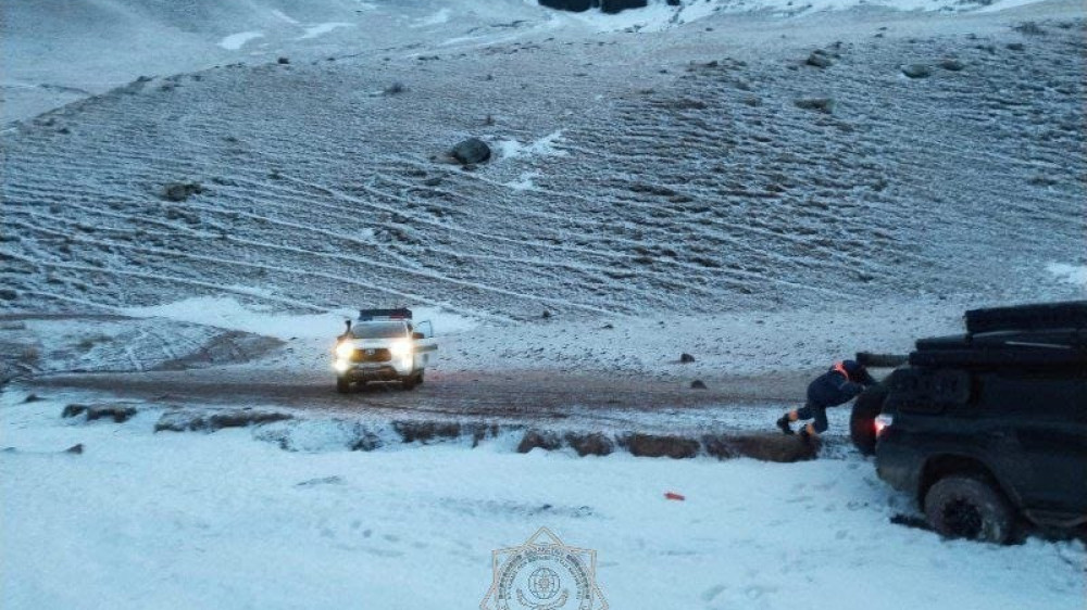 В Алматинской области нашли пропавшую в горах семью