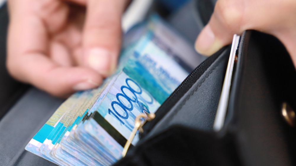 Через 3 месяца казахстанцам станет сложнее брать кредиты