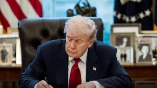 Трамп впервые в истории США поставит свою подпись на долларовых банкнотах