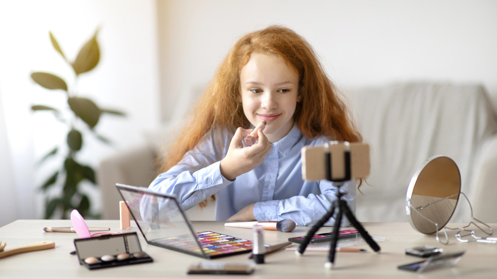 В Италии расследуют маркетинг в индустрии красоты из-за “косметорексии“ у детей