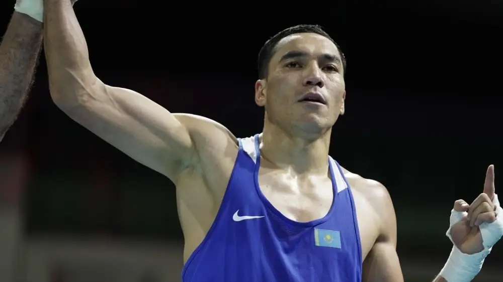 Казахстанский боксёр нокаутировал узбекистанца в бою за титул WBC