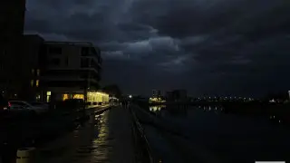 В Атырау после дождя вновь отключилось электричество - затронуто почти 10 тысяч домов