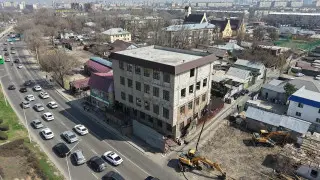 Четырёхэтажное здание сносят в Алматы
