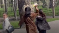 “Кидались с кулаками и бросали камни“. Агрессивные дети кошмарят прохожих в центре Алматы