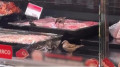 Видео с птицами в мясном отделе популярного супермаркета в Астане разлетелось в соцсетях
