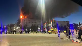 Водопад и дорогие картины - что известно о горевшем здании акимата в Актобе