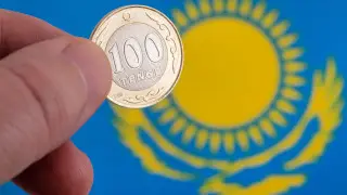 Аналитики пересмотрели прогнозы: что будет с тенге, инфляцией и базовой ставкой