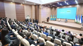 Маулен Ашимбаев выступил на II Форуме казахской и узбекской интеллигенции