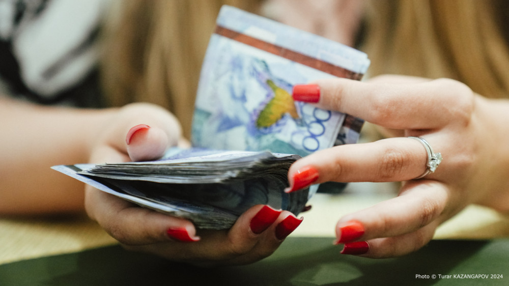Казахстанка выставила бывшему счёт в 25 миллионов за молчание