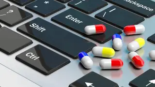 Некоторые виды лекарств хотят запретить продавать на маркетплейсах в Казахстане