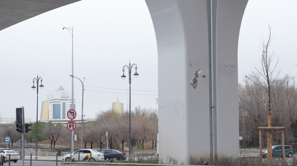 Краска на опорах LRT начала отходить - в CTS объяснили ситуацию