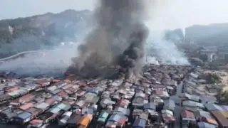 Город на сваях сгорел на острове Борнео в Малайзии