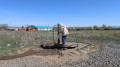 1,5 миллиарда выделили на водопровод в пригороде Актобе, но жители ходят к единственной колонке