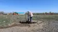 1,5 миллиарда выделили на водопровод в пригороде Актобе, но жители ходят к единственной колонке