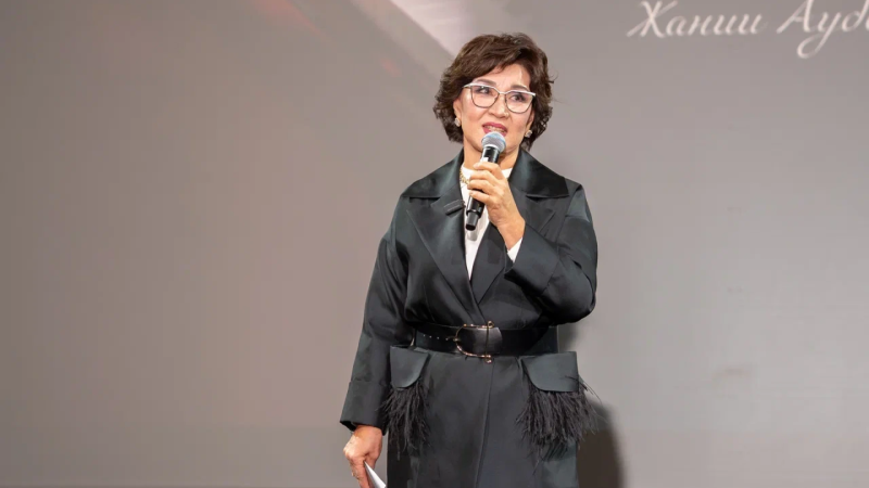 Исповедь за роялем. О чём Жания Аубакирова решила рассказать спустя десятилетия на сцене