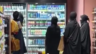 Видео с “гаремом“ в парандже закончилось разбирательством в полиции в Алматы