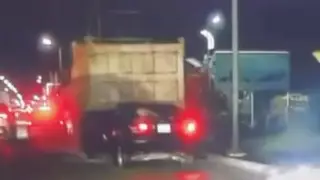 Легковой автомобиль влетел в грузовик на трассе Алматы - Бишкек