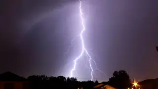 Грозы, град и шквальный ветер. Казахстанцев предупредили о резком ухудшении погоды