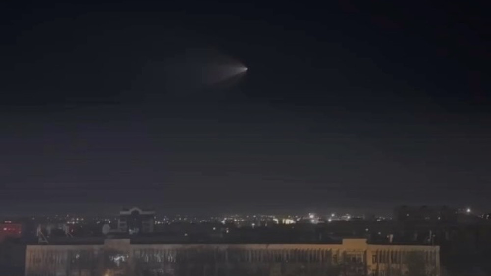 Необычный светящийся объект заметили в небе над Алматы