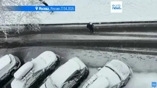 Москву накрыл небывалый за всю историю наблюдений снегопад