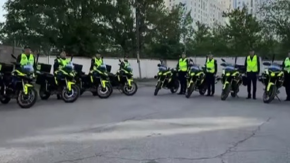 Полиция Алматы пересела на мотоциклы