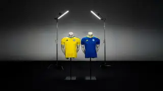 Сборная Казахстана по футболу представила новую форму: фото