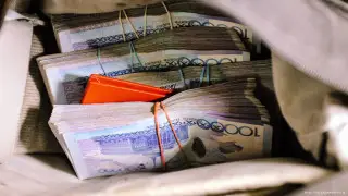 Лже-сотрудник УБОП держал “на крючке“ казахстанок - его задержали с поличным