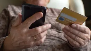 Мошенники несколько дней “вели“ актюбинку к оформлению кредита