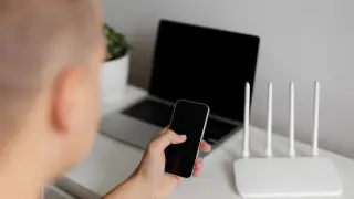 “Дешевые“ дороги, средняя зарплата и дорогой интернет. Новости за 13 мая