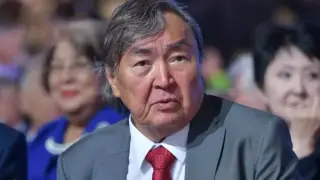 Олжасу Сулейменову исполнилось 90 лет