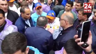 Пашинян поругался с карабахским армянином на митинге в Ереване