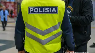 “Оскорблял прохожих и разбил витрину“. Иностранец устроил переполох в аэропорту Алматы