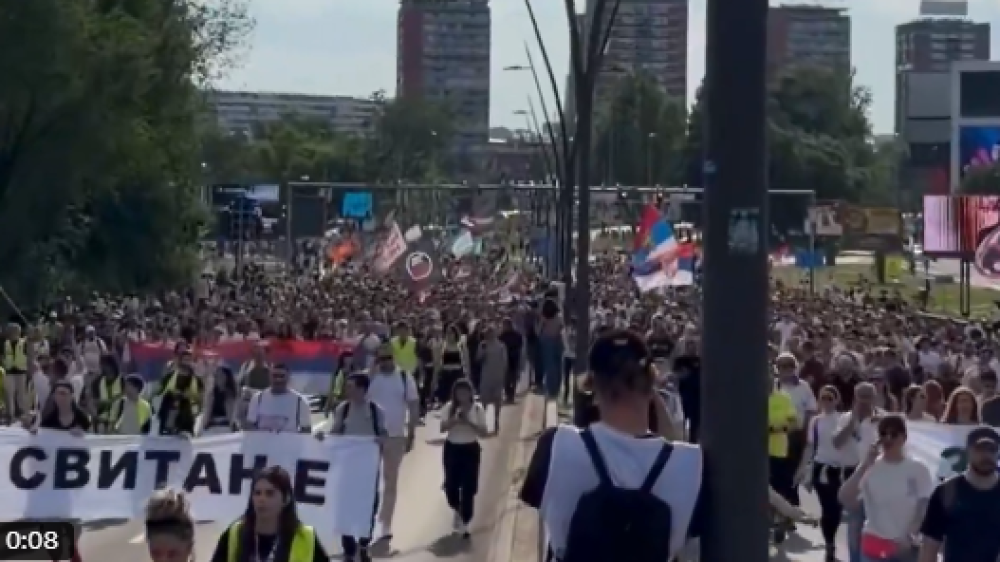 Масштабный протест охватил Белград - сербы требуют отставки президента