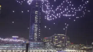 Десятки дронов упали в Сиднейскую гавань во время фестиваля Vivid