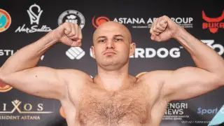 Казахстанский нокаутёр получил бой в лиге главы UFC