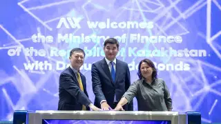 Казахстан провел листинг первых суверенных панда-облигаций на AIX