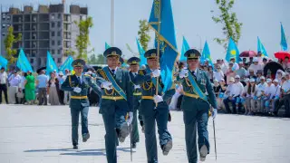 Государственный флаг подняли в Шымкенте в честь праздника