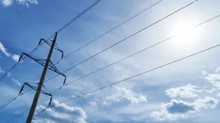 Ребенка ударило током в 6000 вольт рядом с детской площадкой в Карагандинской области
