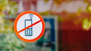 В Афганистане запретили пользоваться смартфонами талибам и госслужащим