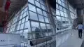 Огромные трубы едва не упали рядом с людьми в аэропорту Алматы