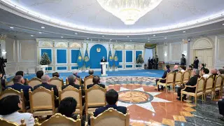 “Самая почитаемая профессия“ - Токаев поздравил врачей с профессиональным праздником