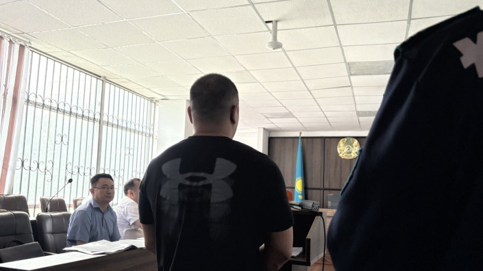 Служебная машина и подмена номеров - ключевой свидетель выступил на суде по ДТП на Аль-Фараби