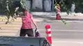 Женщина попыталась убежать от мгновенной кармы, но алматинские полицейские оказались быстрее