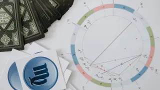 Гороскоп на сегодня: кому пора нажать на паузу, а кому обратить внимание на здоровье