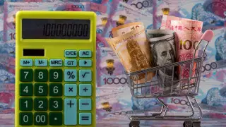 Поднять зарплаты и облегчить кредиты собирается правительство в Казахстане
